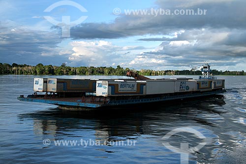  Assunto: Balsa de transporte no Rio Amazonas / Local: Itacoatiara - Amazonas (AM) - Brasil / Data: 06/2011 