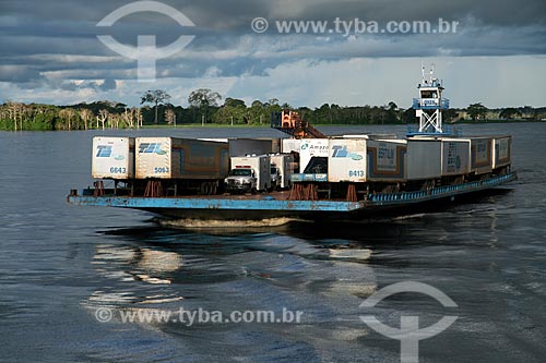  Assunto: Balsa de transporte no Rio Amazonas / Local: Itacoatiara - Amazonas (AM) - Brasil / Data: 06/2011 