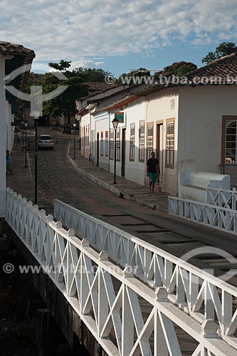  Assunto: Ponte de madeira e casario colonial / Local: Goiás - Goiás (GO) - Brasil / Data: 07/2011 