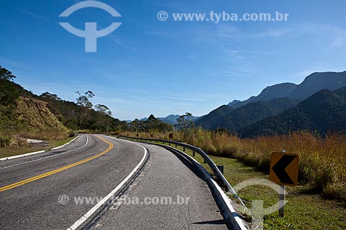  Assunto: Parque Estadual dos Três Picos - Rodovia Estadual RJ-116 trecho entre os municípios de Itaboraí e Nova Friburgo  / Local: Rio de Janeiro (RJ) - Brasil / Data: 06/2011 