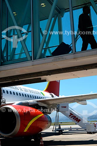  Passarela de acesso a aeronaves do Aeroporto Santos Dumont  - Rio de Janeiro - Rio de Janeiro - Brasil