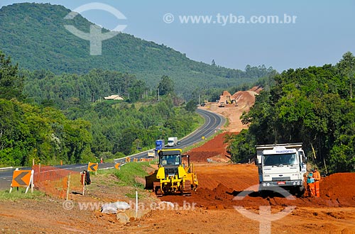  Assunto: Obras de duplicação da Rodovia BR-386 / Local: Lajeado - Rio Grande do Sul (RS) - Brasil / Data: 03/2011 