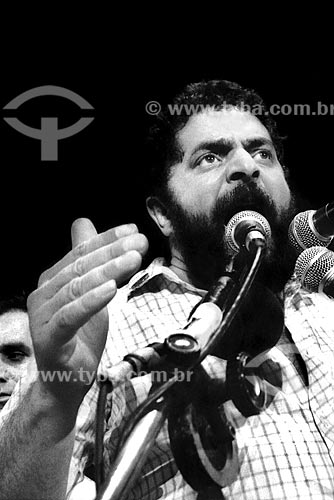  Assunto: Lula no Comício das Diretas em frente a Igreja de Nossa Senhora da Candelária / Local: Rio de Janeiro (RJ) -  Brasil / Data: 04/1984 
