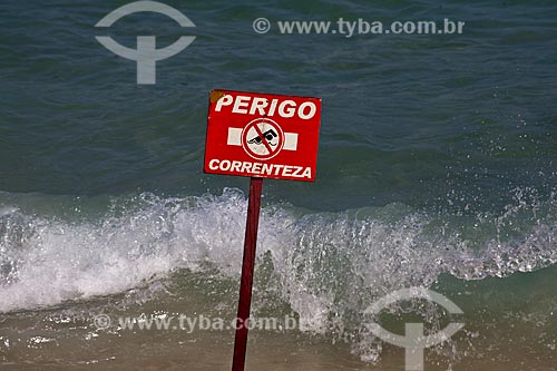  Assunto: Placa de sinalização de correnteza na Praia do Arpoador / Local: Ipanema - Rio de Janeiro (RJ) - Brasil / Data: 05/2011 