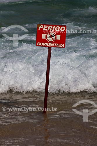  Assunto: Placa de sinalização de correnteza na Praia do Arpoador / Local: Ipanema - Rio de Janeiro (RJ) - Brasil / Data: 05/2011 