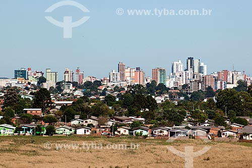 Assunto: Vista dos bairros Loteamento Manoel da Silva Corrallo à esquerda  e Loteamento Parque Califórnia à direita a partir da Perimetral Leste  / Local: Passo Fundo - Rio Grande do Sul (RS) - Brasil / Data: 04/2011 