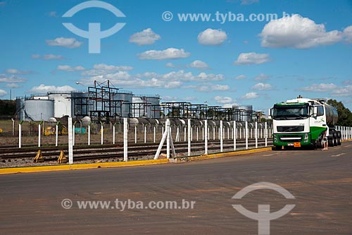  Assunto: Terminal petrolífero - Trilhos da Ferrovia America Latina Logística / Local: Passo Fundo - Rio Grande do Sul (RS) - Brasil / Data: 04/2011 