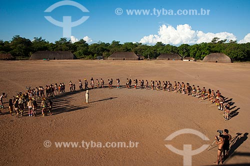  Assunto: Índios Kalapalo na aldeia Aiha se preparando para o Jawari / Local: Querência - Mato Grosso (MT) - Brasil / Data: 07/2011 