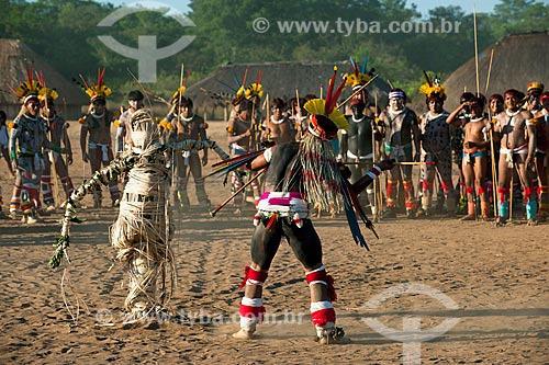  Assunto: Índios Kalapalo na aldeia Aiha se preparando para o Jawari com etnia Wuaja / Local: Querência - Mato Grosso (MT) - Brasil / Data: 07/2011 