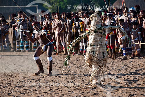  Assunto: Índios Kalapalo na aldeia Aiha se preparando para o Jawari com etnia Wuaja / Local: Querência - Mato Grosso (MT) - Brasil / Data: 07/2011  