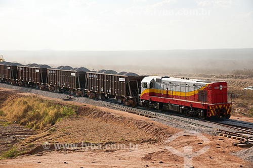  Assunto: Trem carregado de brita para a obra da linha da Ferrovia Transnordestina / Local: Salgueiro - Pernambuco (PE) - Brasil / Data: 10/2011 
