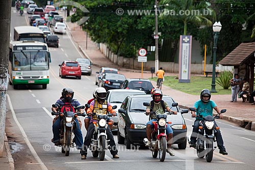  Assunto: Motocicletas em rua de Rio Branco / Local: Rio Branco - Acre (AC) - Brasil / Data: 11/2011 