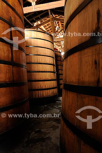  Assunto: Tonéis da Cachaça Seleta - São usadas para envelhecimento da bebida / Local: Salinas - Minas Gerais (MG) - Brasil / Data: 11/2011 