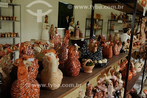  Assunto: Esculturas em cerâmica - Na sede da associação dos artesãos / Local: Distrito Santana do Araçuaí - Ponto dos Volantes - Minas Gerais (MG) - Brasil / Data: 11/2011 