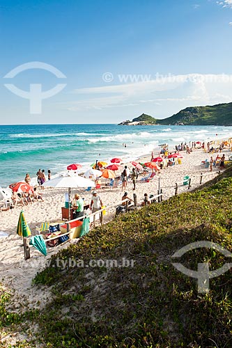  Assunto: Praia Mole - uma das praias mais movimentadas da Ilha de Santa Catarina durante o verão / Local: Florianópolis - Santa Catarina (SC) - Brasil / Data: 12/2011 