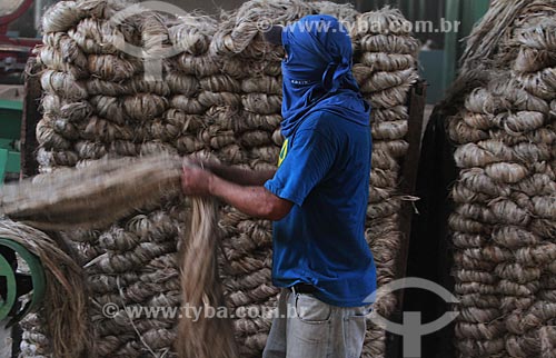  Assunto: Indústria têxtil Cooperfibras - Beneficiamento de Juta e Malva / Local: Manacapuru - Amazonas (AM) - Brasil / Data: 01/2012 