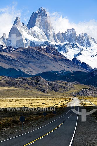 Assunto: Vista da Estrada 23 ao fundo Monte Fitz Roy / Local: El Chalten - Província de Santa Cruz - Argentina - América do Sul / Data: 02/2010 