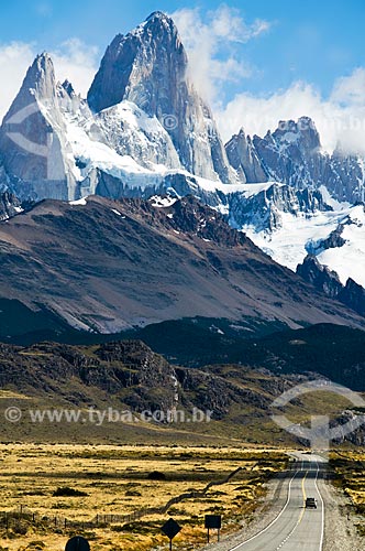  Assunto: Vista da Estrada 23 ao fundo Monte Fitz Roy / Local: El Chalten - Província de Santa Cruz - Argentina - América do Sul / Data: 02/2010 