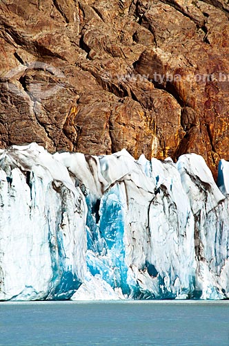  Assunto: Iceberg no Lago Viedma / Local: El Chalten - Província de Santa Cruz - Argentina - América do Sul / Data: 02/2010 