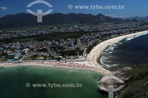  Assunto: Vista da Praia do Recreio e da Praia do Pontal com Pedra do Pontal em primeiro plano / Local: Recreio dos Bandeirantes - Rio de Janeiro (RJ) - Brasil / Data: 01/2012 