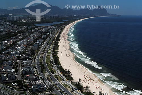  Assunto: Vista aérea da Barra da Tijuca com Pedra da Gávea ao fundo / Local: Barra da Tijuca - Rio de Janeiro (RJ) - Brasil / Data: 01/2012 