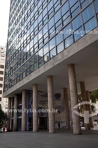  Assunto: Colunas do Palácio Gustavo Capanema (Antigo prédio do MEC) com painel de Cândido Portinari no lado esquerdo / Local: Centro - Rio de Janeiro (RJ) - Brasil / Data: 09/2011 