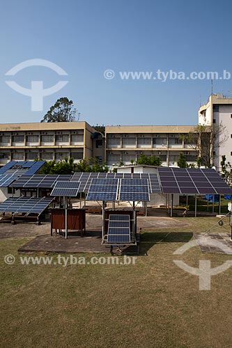 Placas Fotovoltaicas para captação de energia solar no IEE (Instituto de Eletrotécnica e Energia) da USP - Programa para o desenvolvimento das aplicações da energia solar fotovoltaica  - São Paulo - São Paulo - Brasil