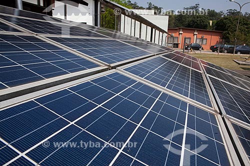  Placas Fotovoltaicas para captação de energia solar no IEE (Instituto de Eletrotécnica e Energia) da USP - Programa para o desenvolvimento das aplicações da energia solar fotovoltaica  - São Paulo - São Paulo - Brasil