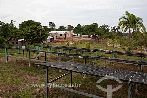  Assunto: Mini usina fotovoltaica na comunidadde de de Bom Jesus do Puduarí / Local: Novo Airão - Amazonas (AM) - Brasil / Data: 10/2011 