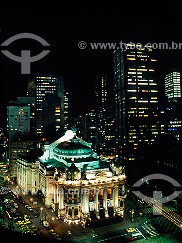  Assunto: Vista noturna do Theatro Municipal do Rio de Janeiro / Local: Rio de Janeiro (RJ) - Brasil / Data: 04/2009 