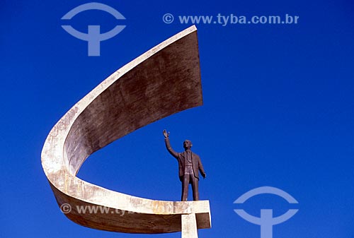  Assunto: Estátua do Memorial de JK / Local: Brasília - Distrito Federal (DF) - Brasil / Data: 04/2008 