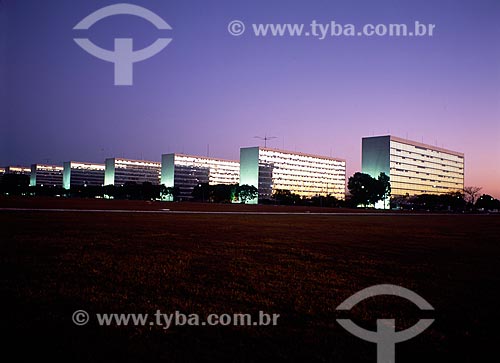  Assunto: Vista noturna da Esplanada dos Ministérios / Local: Brasília - Distrito Federal (DF) - Brasil / Data: 05/2009 