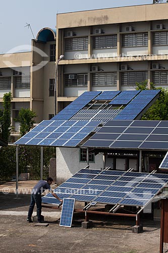  Painéis fotovoltaicos para captação de energia solar no Instituto de Eletrotecnica e Energia da Universidade de São Paulo (IEE - USP) Programa para o desenvolvimento das aplicações da energia solar fotovoltaica  - São Paulo - São Paulo - Brasil