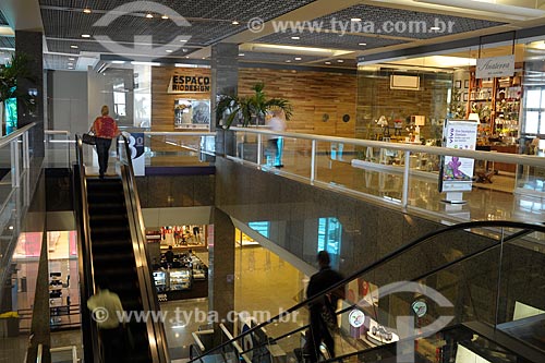  Assunto: Interior do shopping Rio Design Barra / Local: Barra da Tijuca - Rio de Janeiro (RJ) - Brasil / Data: 02/2012 