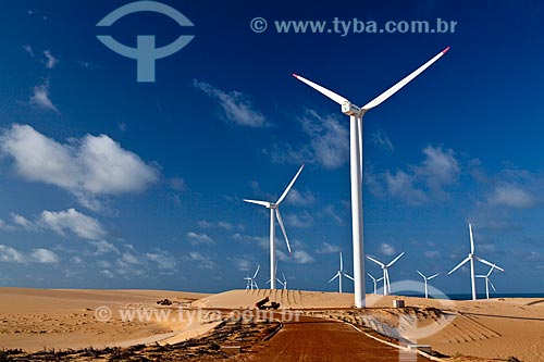  Assunto: Turbinas eólicas do Parque Eólico Aracati - Empresa Bons Ventos Geradora de Energia / Local: Aracati - Ceará (CE) - Brasil  / Data: 10/2011 