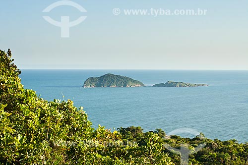  Assunto: Ilha das Aranhas vista da trilha para o cume do Morro dos Ingleses / Local: Florianópolis - Santa Catarina (SC) - Brasil / Data: 01/2012 