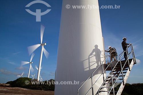  Assunto: Funcionários fazendo vistoria nos aerogeradores do Parque Eólico Taíba - Empresa Bons Ventos Geradora de Energia / Local: São Gonçalo do Amarante - Ceará (CE) - Brasil / Data: 10/2011 