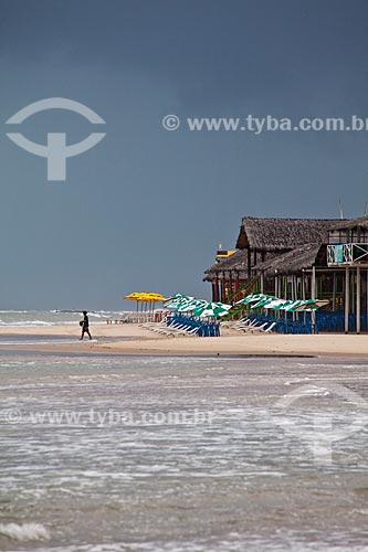 Assunto: Barracas ao longo da praia de Canoa Quebrada  / Local: Aracati - Ceará (CE) - Brasil / Data: 11/2011 
