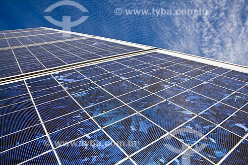  Assunto: Placas Fotovoltaicas na UTE Norte Fluminense  / Local: Macaé - Rio de Janeiro (RJ) - Brasil  / Data: 10/2011 