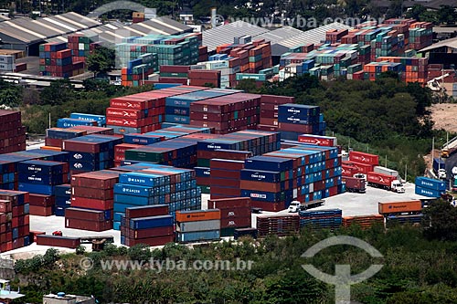  Assunto: Vista aérea de depósito de contêineres próximo ao Porto do Rio de Janeiro  / Local: Rio de Janeiro (RJ) - Brasil / Data: 03/2012 