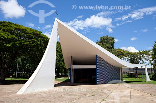  Assunto: Igreja Nossa Senhora de Fátima (1958), também conhecida como a Igrejinha da 307/308 Sul - Projeto de Oscar Niemeyer / Local: Brasília - Distrito Federal (DF) - Brasil / Data: 11/2011 
