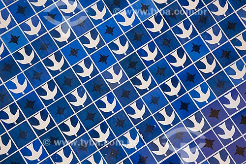  Assunto: Painel de azulejos do lado externo da Igreja Nossa Senhora de Fátima (1958), também conhecida como a Igrejinha da 307/308 Sul / Local: Brasília - Distrito Federal (DF) - Brasil / Data: 11/2011 