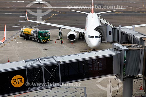  Assunto: Passarela de acesso a aeronaves do Aeroporto Internacional Salgado Filho  / Local: Porto Alegre - Rio Grande do Sul (RS) - Brasil / Data: 02/2012 