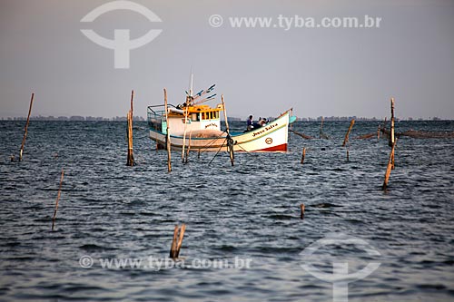  Assunto: Barco de pesca no canal de acesso à Lagoa dos Patos / Local: São José do Norte - Rio Grande do Sul (RS) - Brasil / Data: 02/2012 