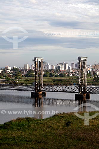  Assunto: Ponte Ferroviária sobre o Canal de São Gonçalo / Local: Pelotas - Rio Grande do Sul (RS) - Brasil / Data: 02/2012 