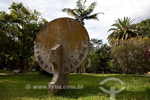  Assunto: Relógio de Sol na Praça Coronel Pedro Osório / Local: Pelotas - Rio Grande do Sul (RS) - Brasil / Data: 02/2012 