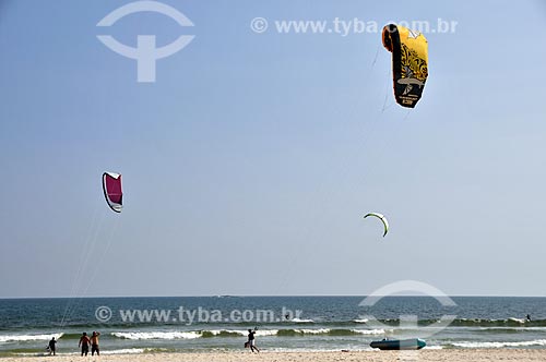  Assunto: Kitesurf na Praia da Barra da Tijuca  / Local: Barra da Tijuca - Rio de Janeiro (RJ) - Brasil / Data: 11/2011 