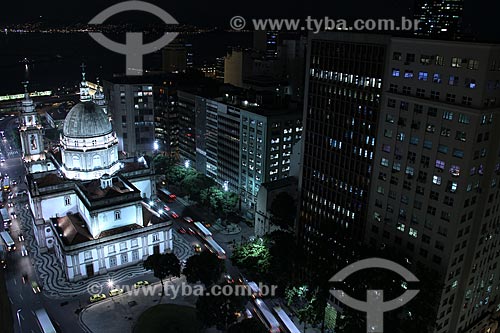  Assunto: Igreja Nossa Senhora da Candelária com iluminação noturna / Local: Centro - Rio de Janeiro (RJ) - Brasil / Data: 04/2012 