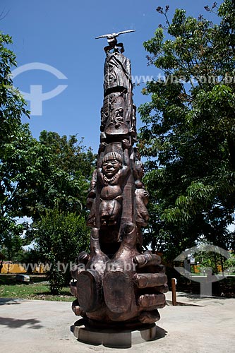  Assunto: Museu Sacaca - Monumento da Praça das Etnias / Local: Macapá - Amapá (AP) - Brasil / Data: 04/2012 