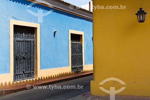  Assunto: Rua no centro histórico - O centro histórico foi declarado patrimônio cultural da humanidade  / Local: Coro - Falcón - Venezuela - América do Sul / Data: 05/2012 